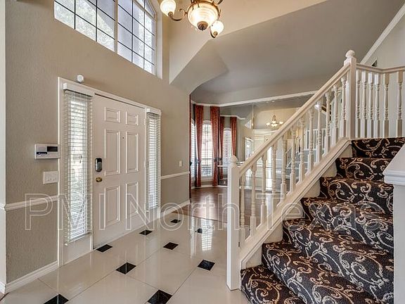 3rd image of 6712 Tawny Oak Dr