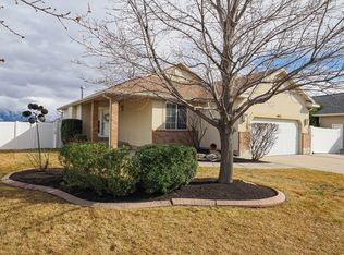 5975 S Ridge Flower Way W, Salt Lake City, UT 84118