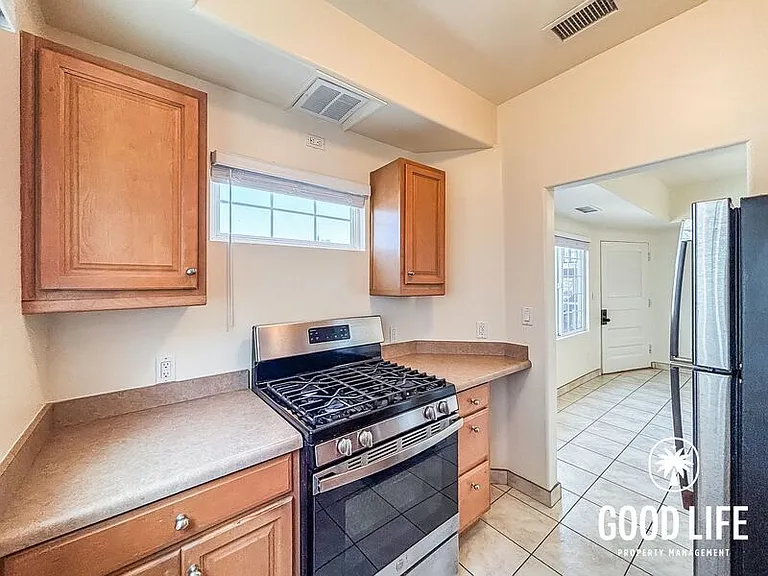 4335 1/2 Cleveland Ave — Photo 8
