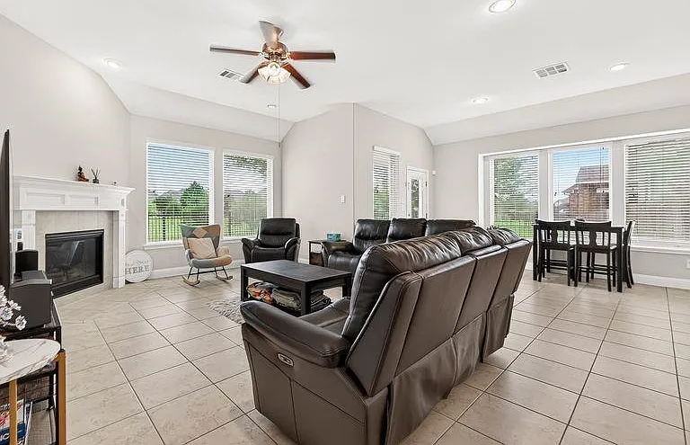 9003 Gardenia Meadow Ln — Photo 3