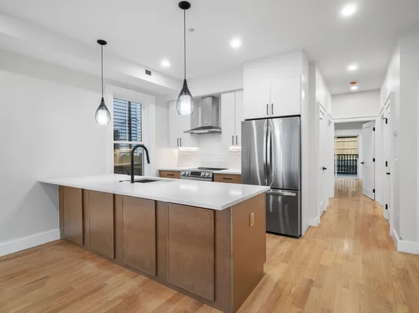 20 Gaylord St #3, Dorchester Center, MA 02124