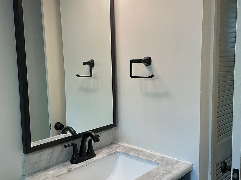 Trellis Bathroom