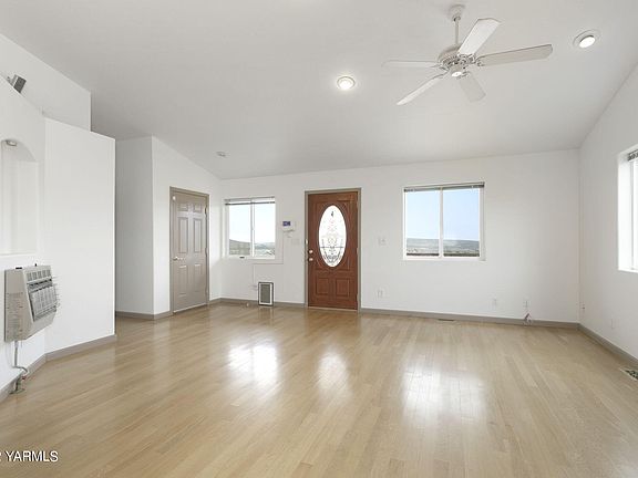 8-web-or-mls-Thomas_220512_Mieras_Terras