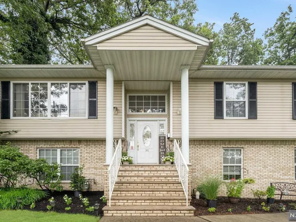 141 E Prospect St, Waldwick, NJ 07463