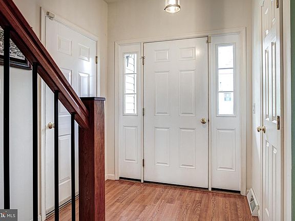 4th image of 415 Stony Pointe Dr