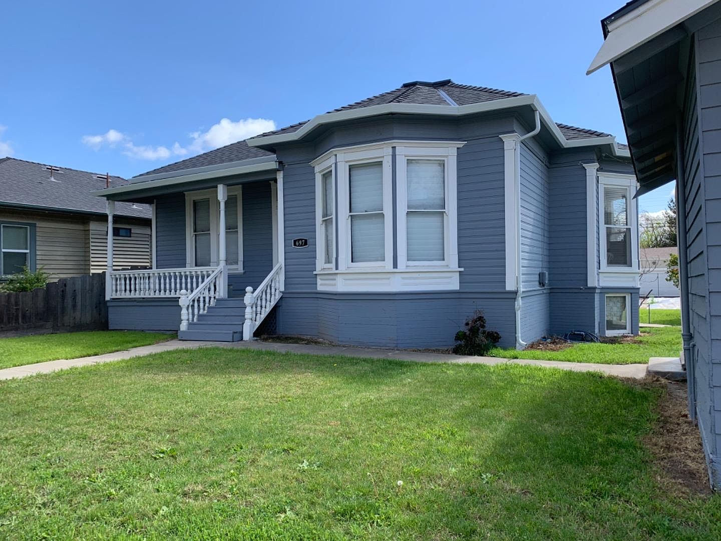 697 4th St Hollister Ca 95023 Zillow