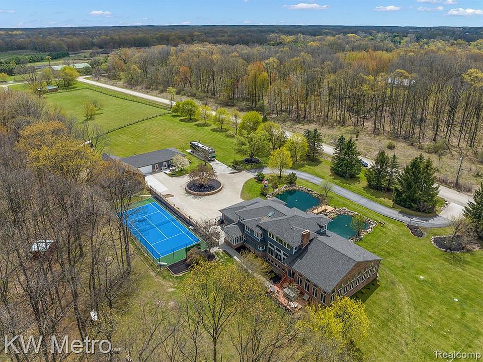 1166 Blue Heron Dr, Whitmore Lake, MI 48189 MLS 20230030748 Zillow