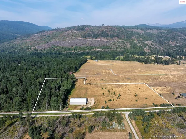 152 Tanna Ln, Naples, ID 83847