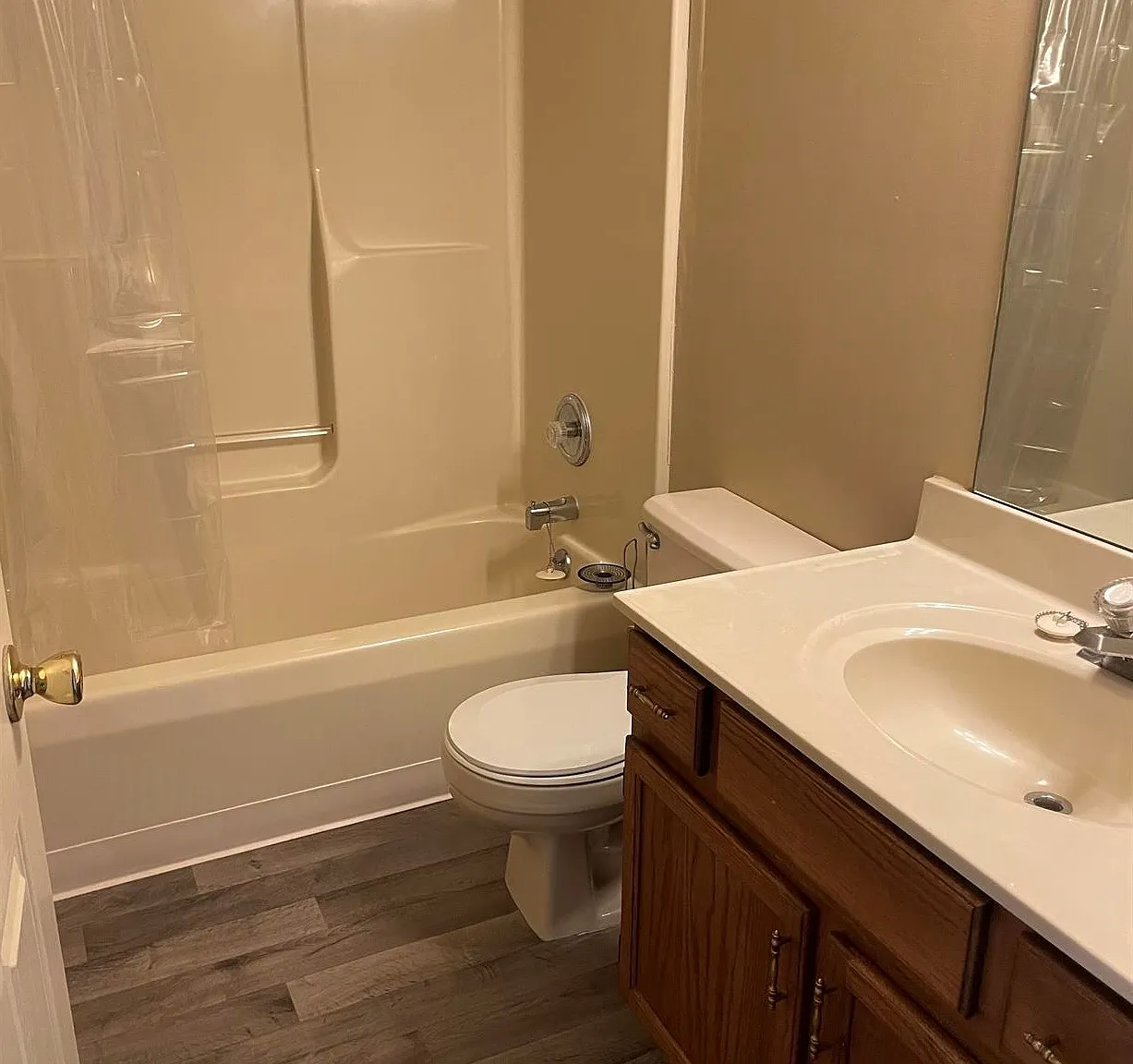 2 bed, $975 — Photo 4