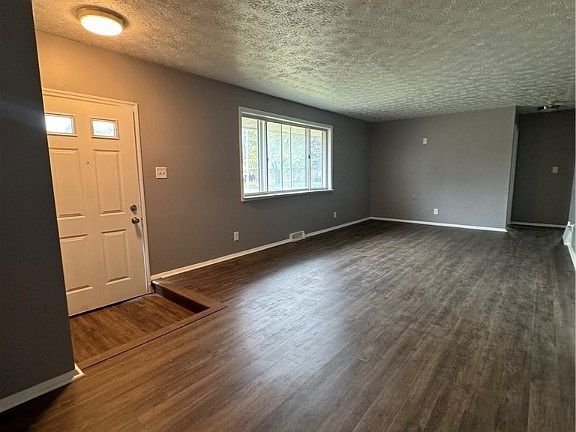 2nd image of 309 Whispering Dr