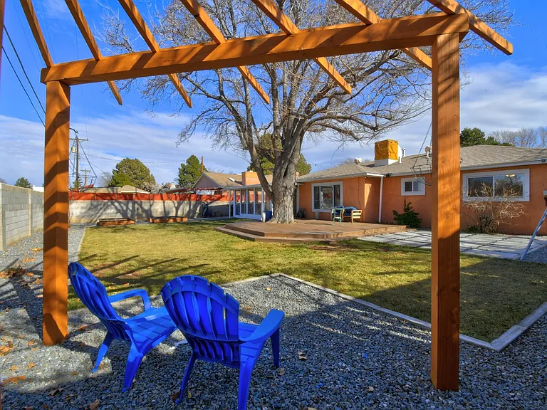 2817 Alcazar St NE — Photo 29