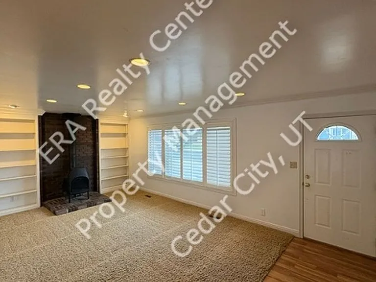 563 S 940 W — Photo 3
