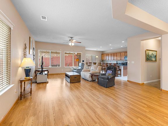 5th image of 309 Valle Alto Dr NE