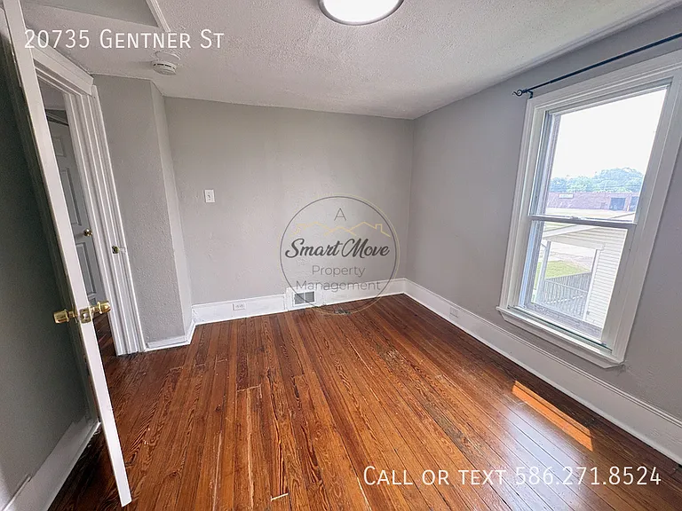 20735 Gentner St — Photo 15