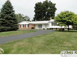 155 Belhaven Rd, Troy, MI 48085