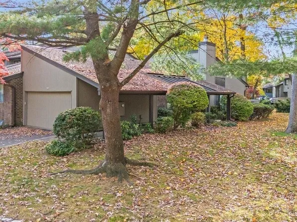 46 Country Club Drive #46, Jericho, NY 11753