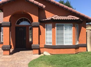 377 Riviera Dr, Lemoore, CA 93245