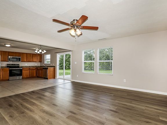 5th image of 3433 Black Forest Ln
