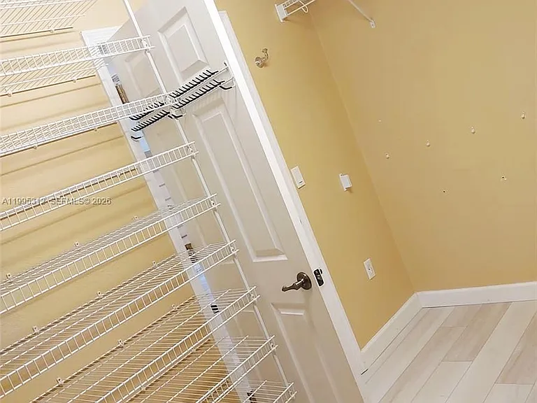 4031 Santa Barbara Dr — Photo 17