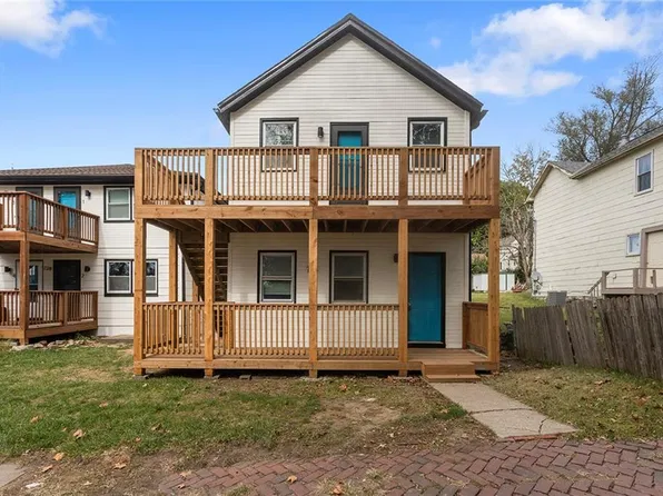 724 Seneca St, Leavenworth, KS 66048