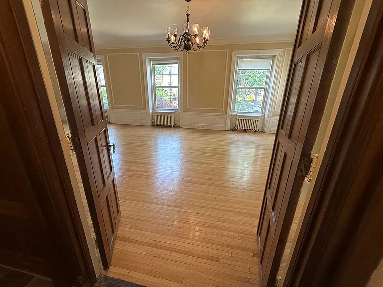 Cass Street Apartments — Photo 19
