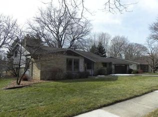 6993 Darnell Ln, Greendale, WI 53129