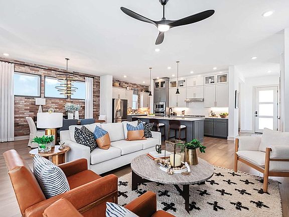 The Settler - Family Room