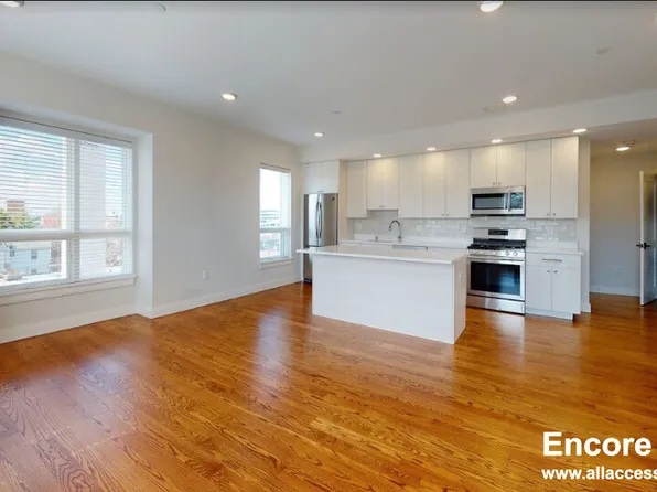 9 Everett St #203, Allston, MA 02134