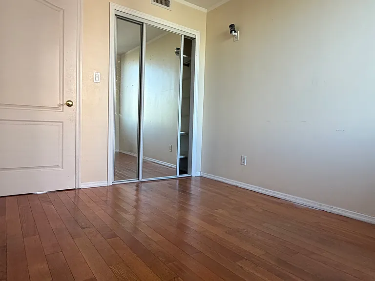 2925 Brighton 8th St #4B — Photo 6