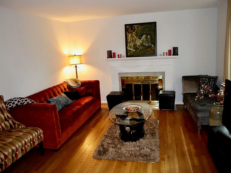 10951 Amherst Ave — Photo 9