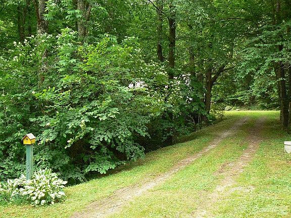 Driveway nice and private