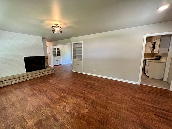 2nd image of 2516 Selvig Ln