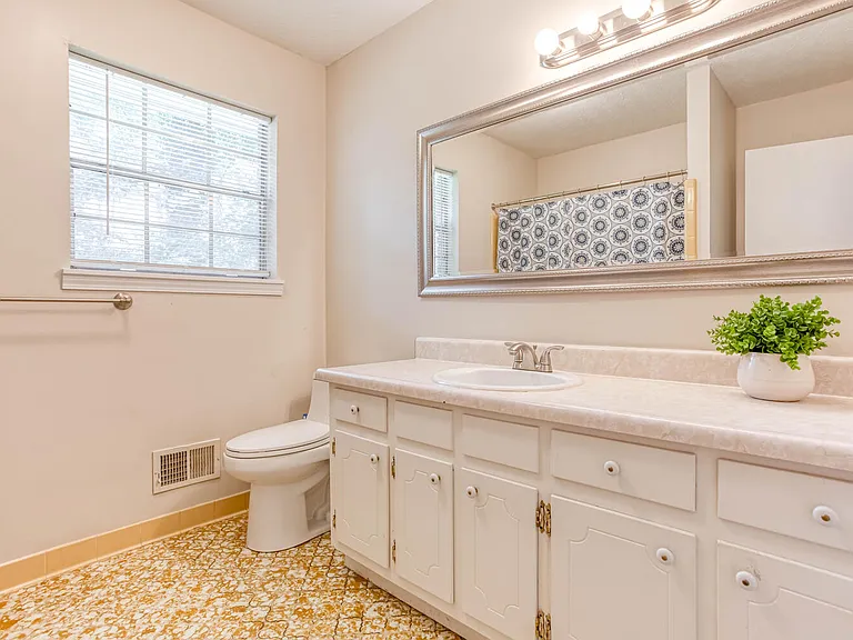3959 Wedgewood Dr #3 — Photo 4