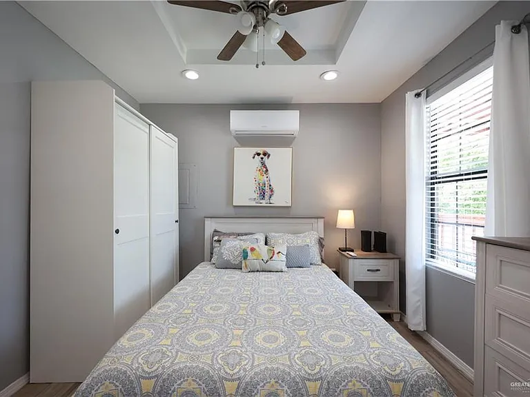 205 S Guerra Ave — Photo 3