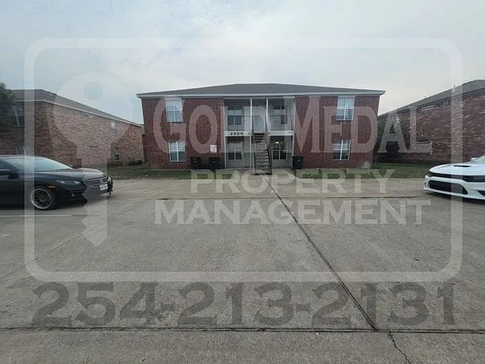 2806 Cantabrian Dr — Photo 1