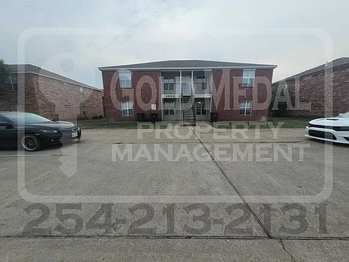 2806 Cantabrian Dr Photo 1
