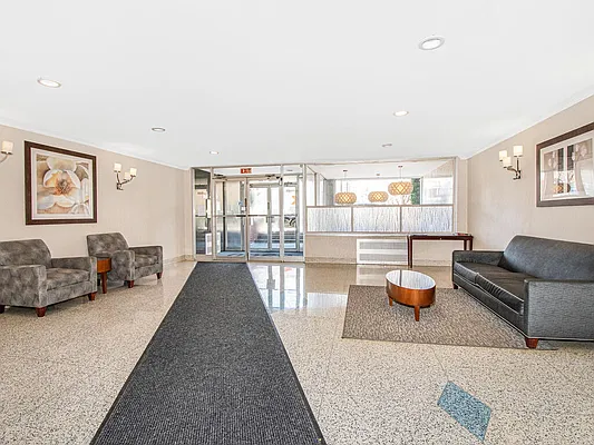 Sold by Re/Max In The City | media 11