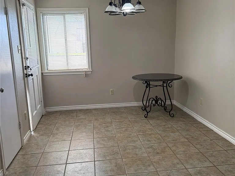 4405 Carter Creek Pkwy #3 — Photo 2