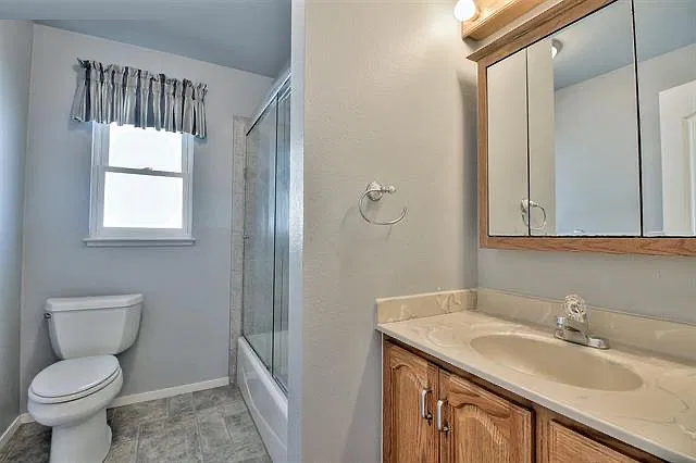 3 bed, 1261 sqft, $3,300 — Photo 4