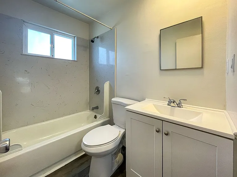 Oak Ridge Apartments — Photo 11