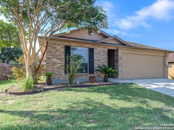 2928 Red Tip Dr, Schertz, TX 78154