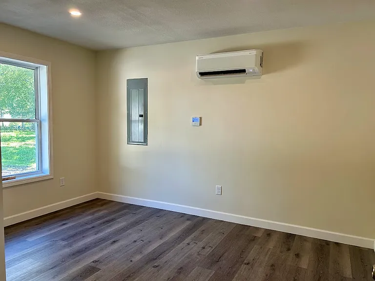 110 Redbud Ln — Photo 12