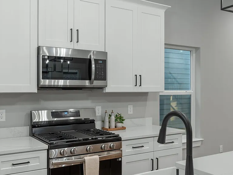 706 N F St #B — Photo 4
