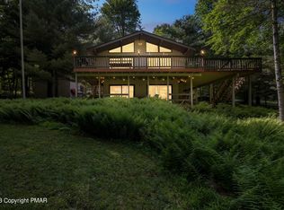 183 Cottontail Ln, Pocono Lake, PA 18347