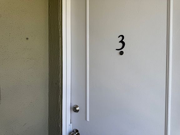 3rd image of 337 S Elm Dr APT 3
