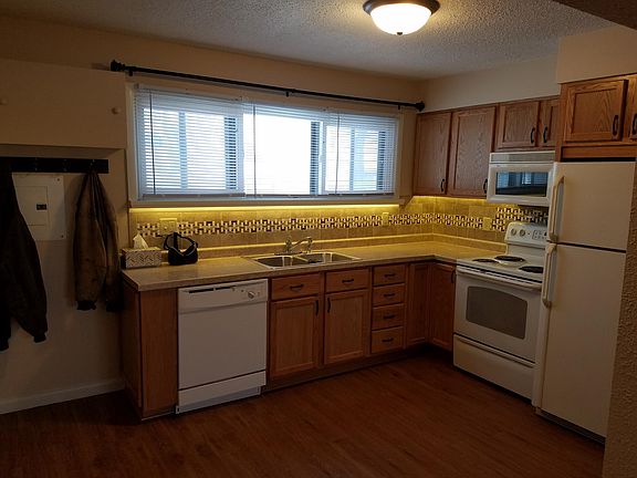 Kitchen with dishwasher