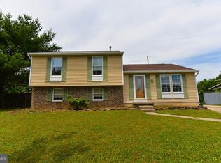 36 Dover Ln, Sicklerville, NJ 08081