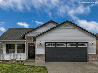 879 Meadowlawn Pl, Molalla, OR