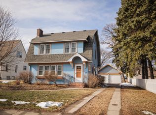 405 E 3rd St, Morris, MN 56267
