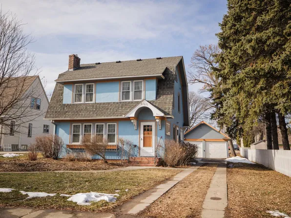 405 E 3rd St, Morris, MN 56267